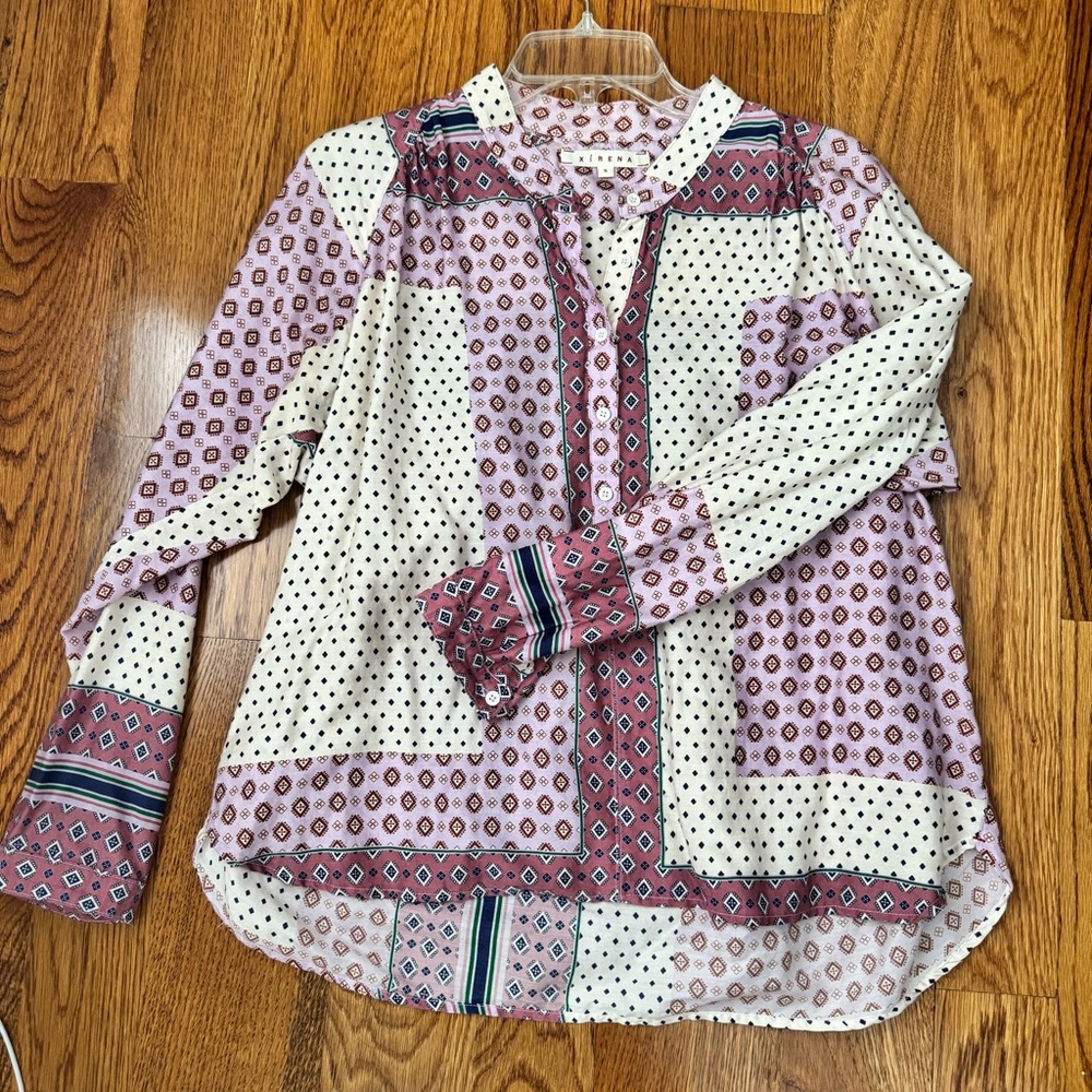 XiRENA Geometric Pattern Blouse in Cream and Brown
